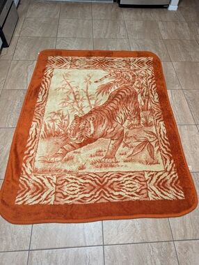 Vintage SAN Marcos Tiger Print Blanket Reversible Orange 81x62 Made In Mexico